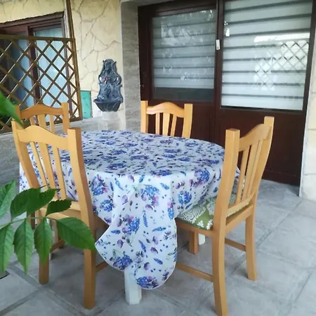 Πανσιόν Posavec 2*
