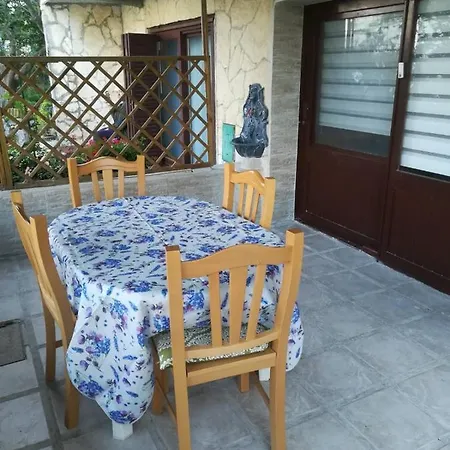 Posavec Πανσιόν Premantura