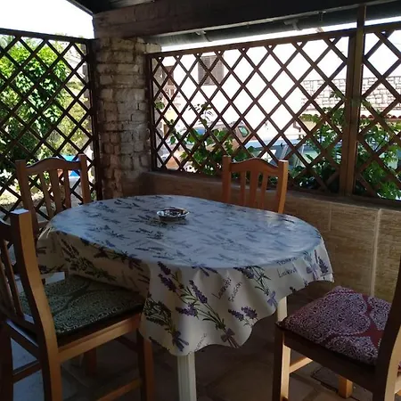 Posavec Πανσιόν 2*